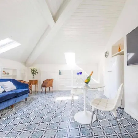 5 Min Dal Mare Elegante Mansarda Appartement